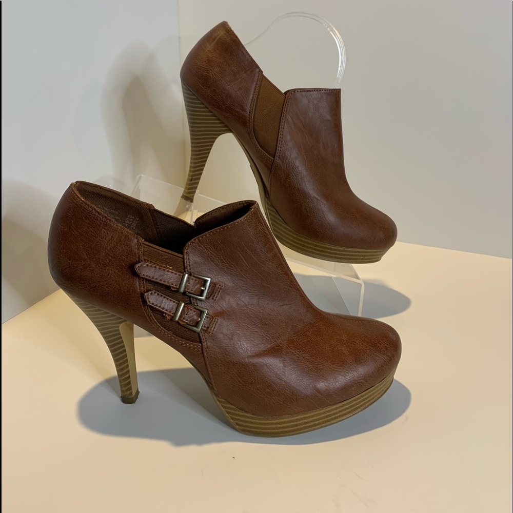 Fioni Platform Heel